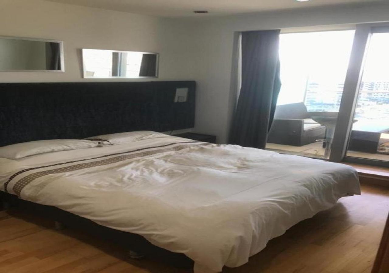 Sea Air Ocean Village Гибралтар Екстериор снимка