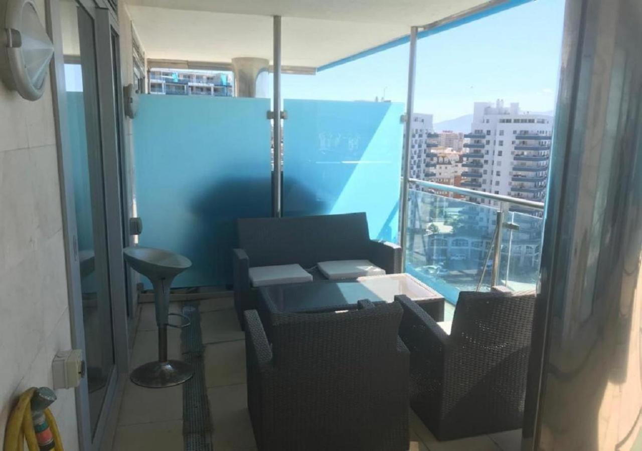 Sea Air Ocean Village Гибралтар Екстериор снимка