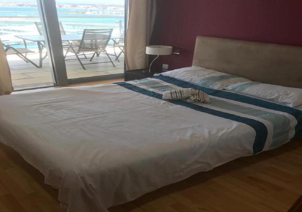 Sea Air Ocean Village Гибралтар Екстериор снимка
