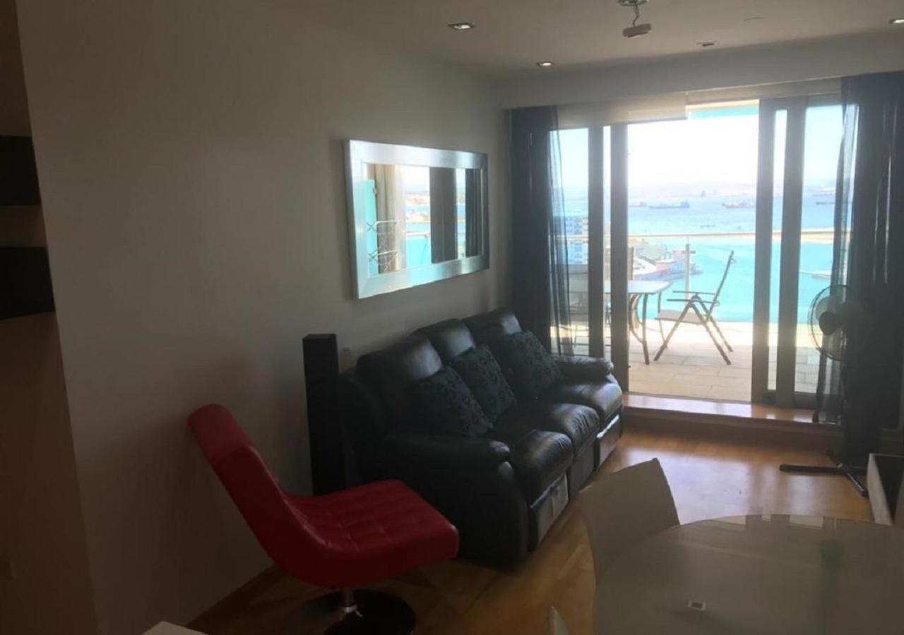 Sea Air Ocean Village Гибралтар Екстериор снимка